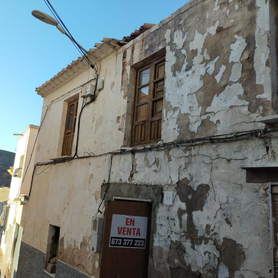 For sale of house in Macael