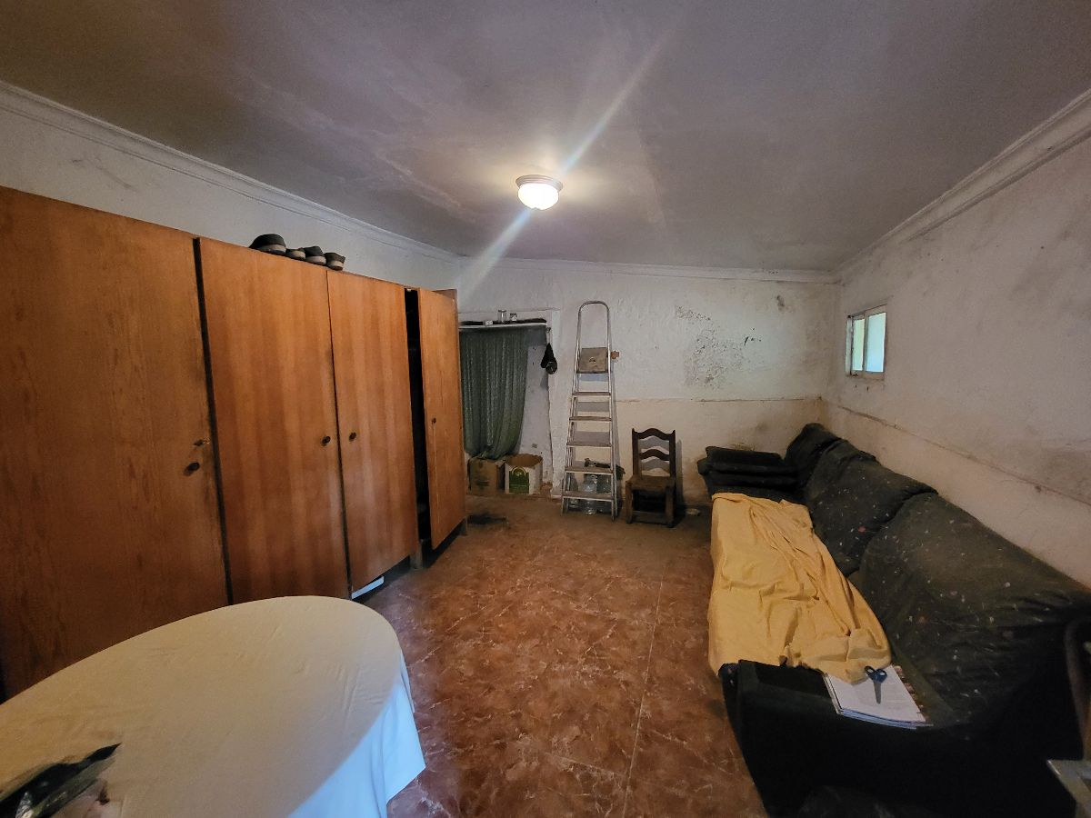 For sale of house in Somontín