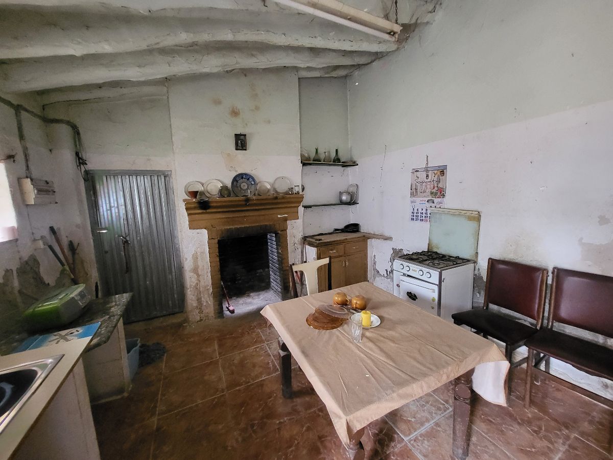 For sale of house in Somontín