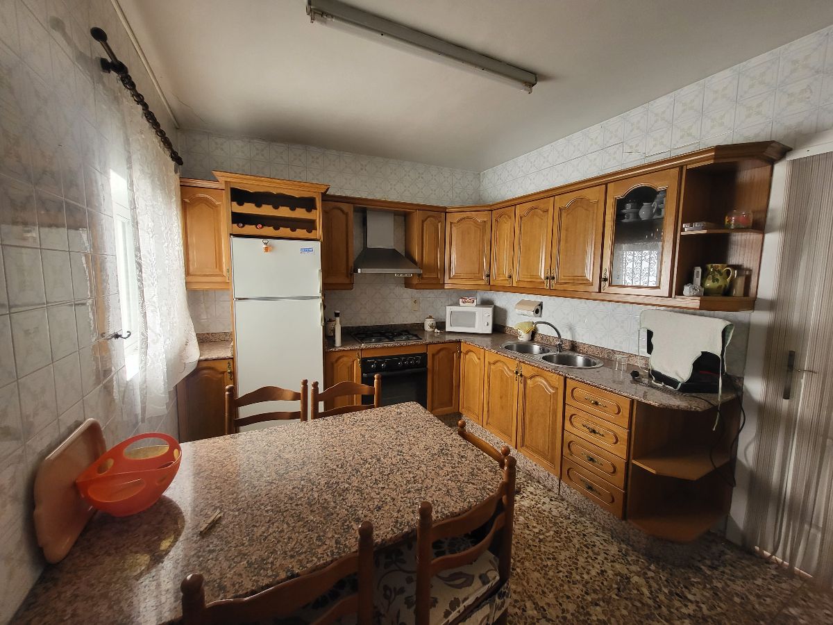 For sale of house in Macael