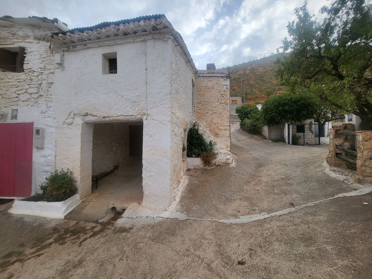 Venta de casa en Macael