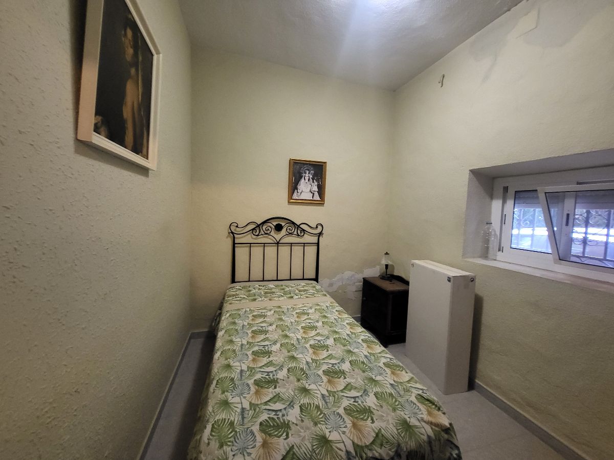 For sale of house in Macael