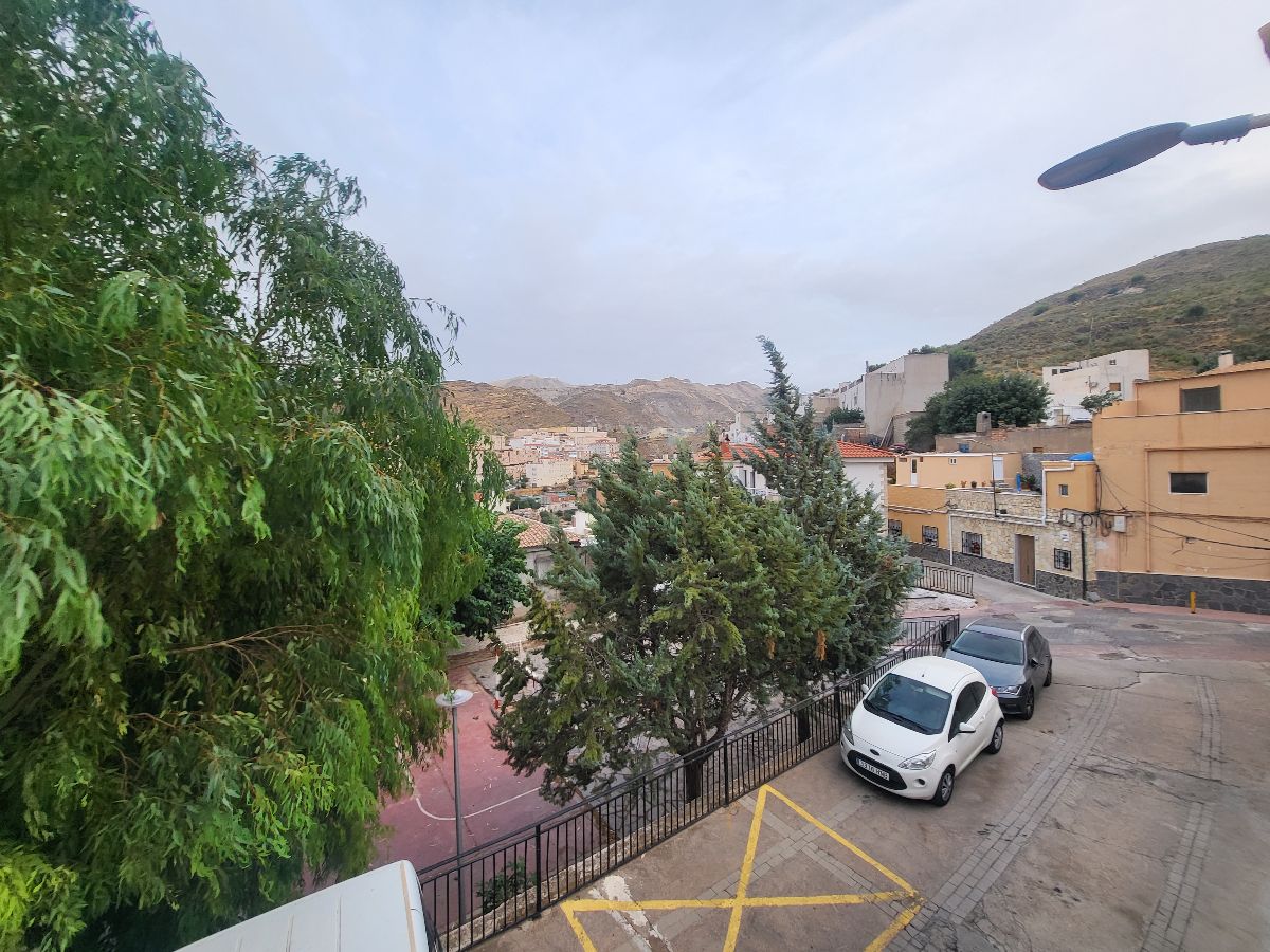 For sale of house in Macael