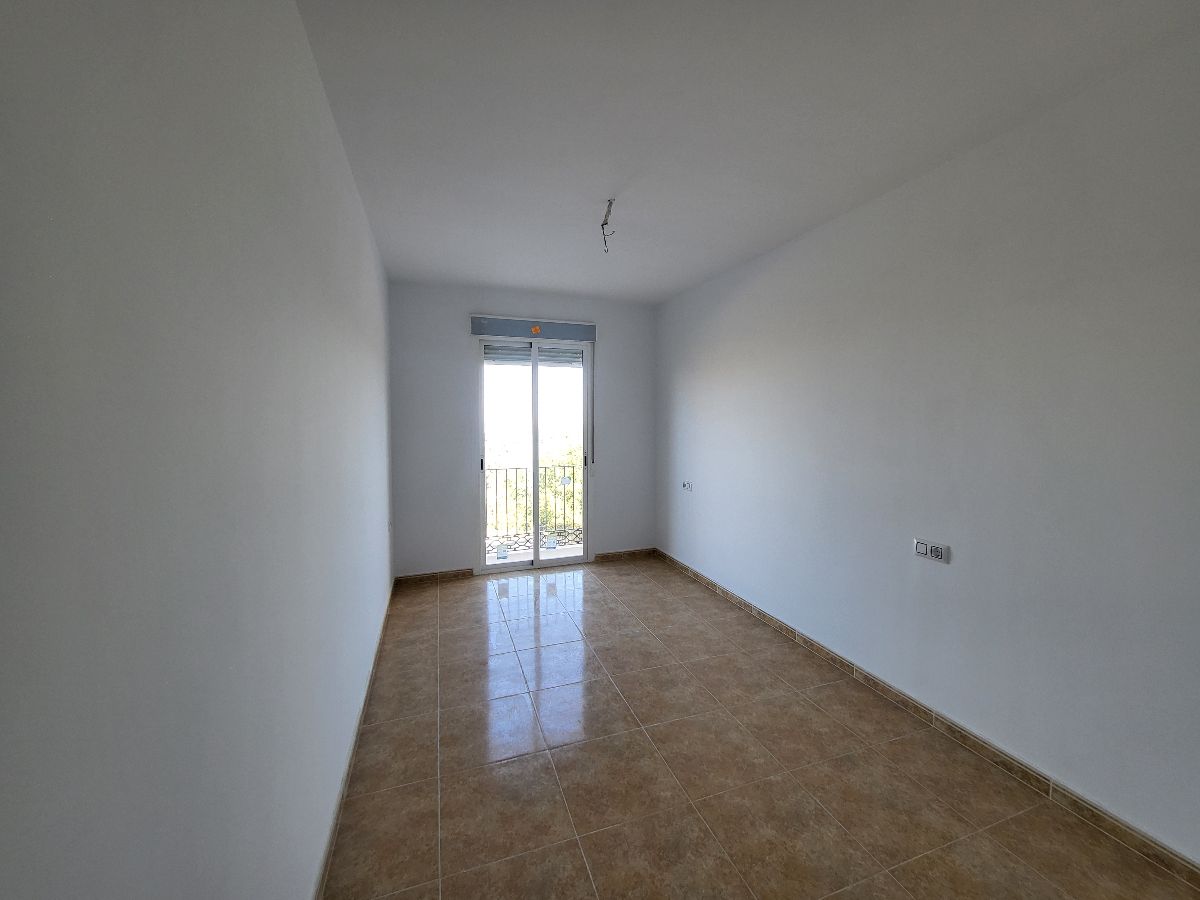 For sale of flat in Vélez-Blanco