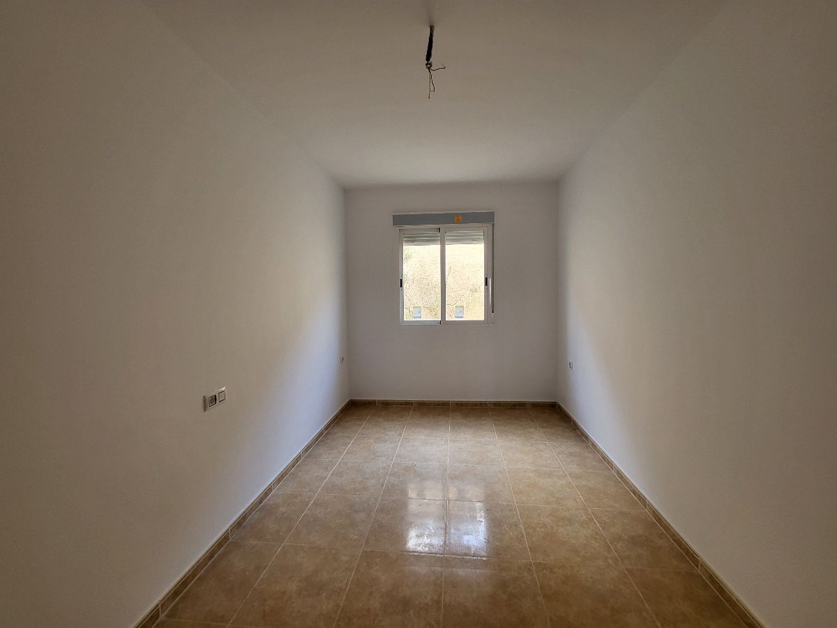 For sale of flat in Vélez-Blanco