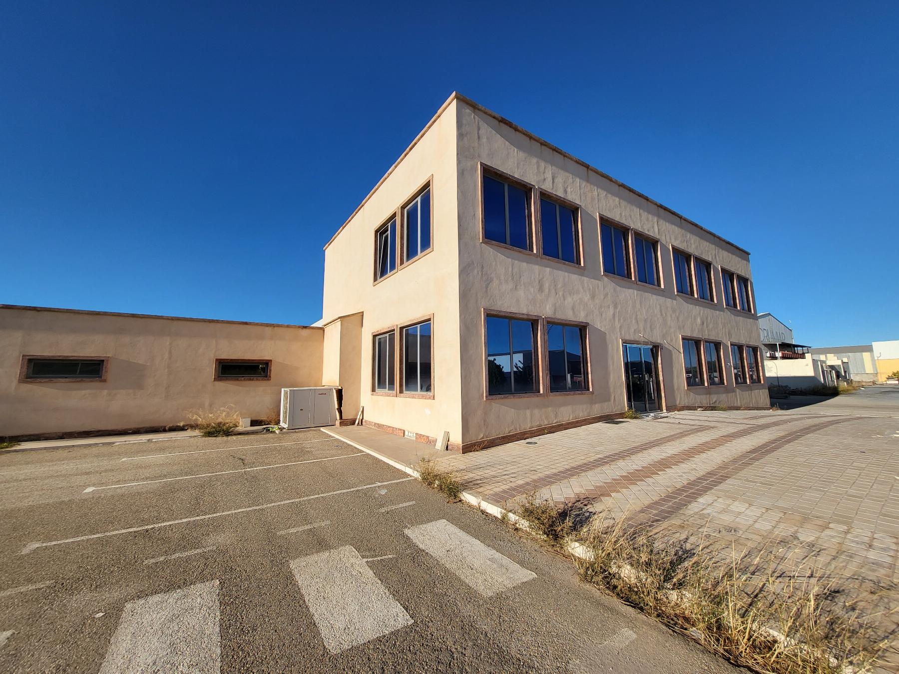 For sale of industrial plant/warehouse in Fines