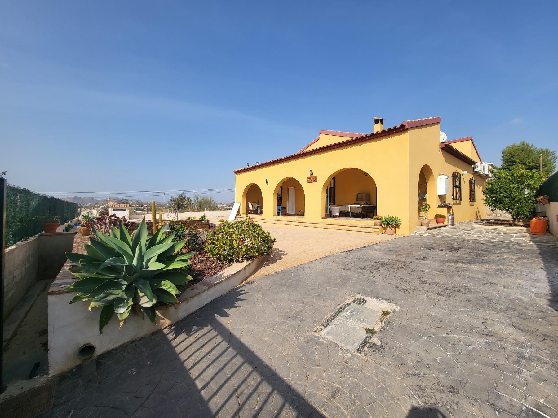 For sale of villa in Arboleas