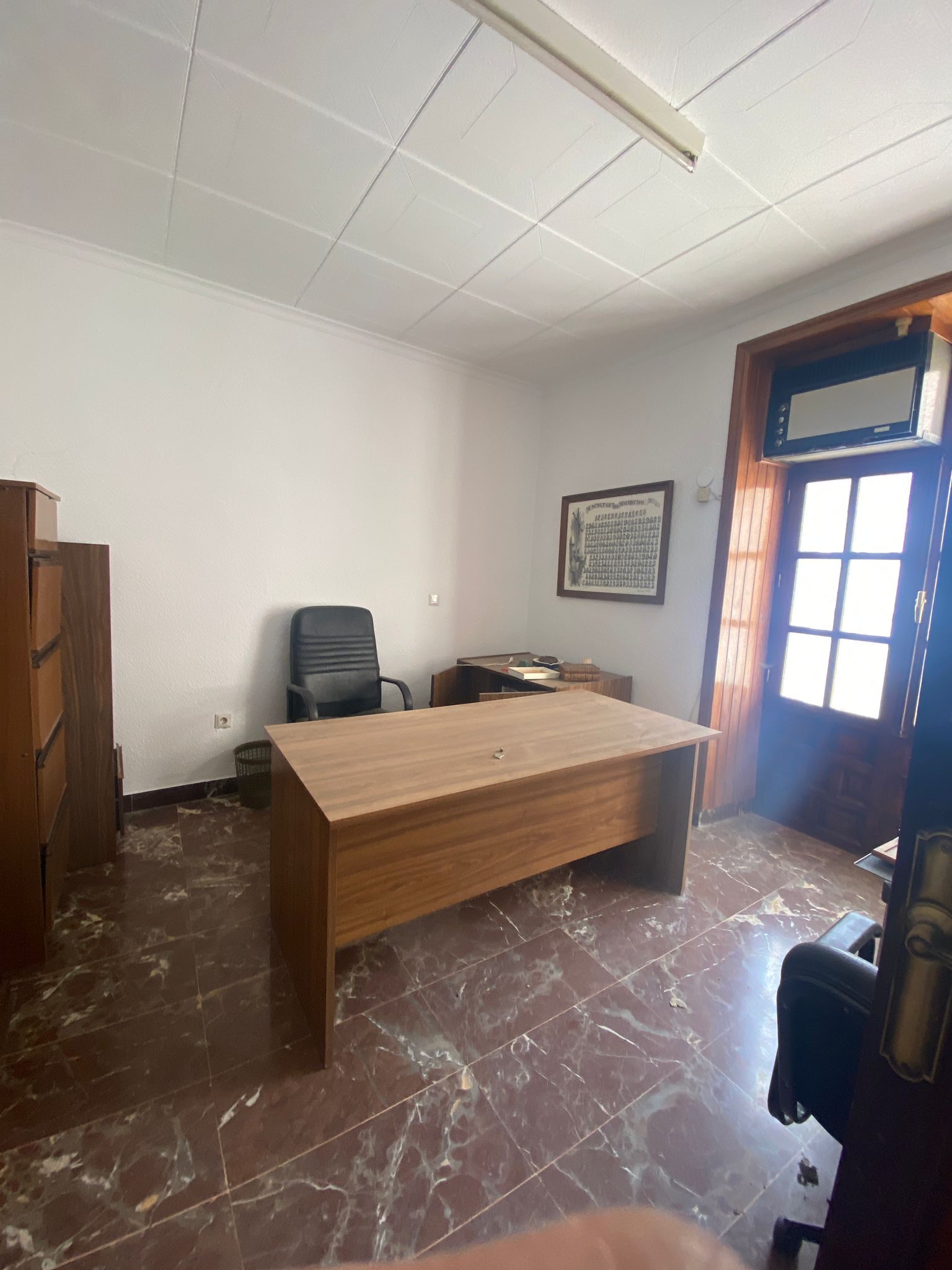 For sale of office in Vélez-Rubio