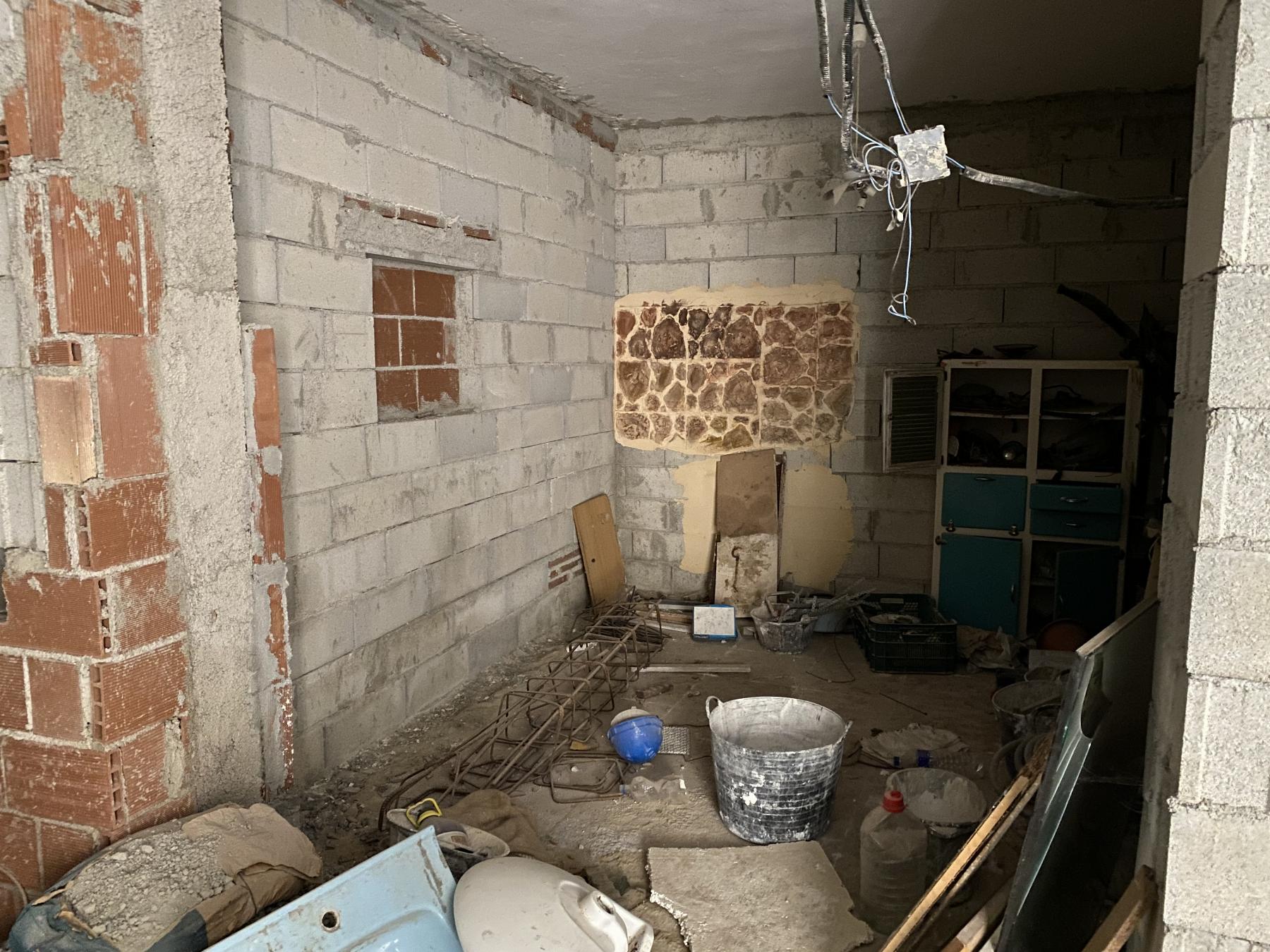 For sale of house in Fines