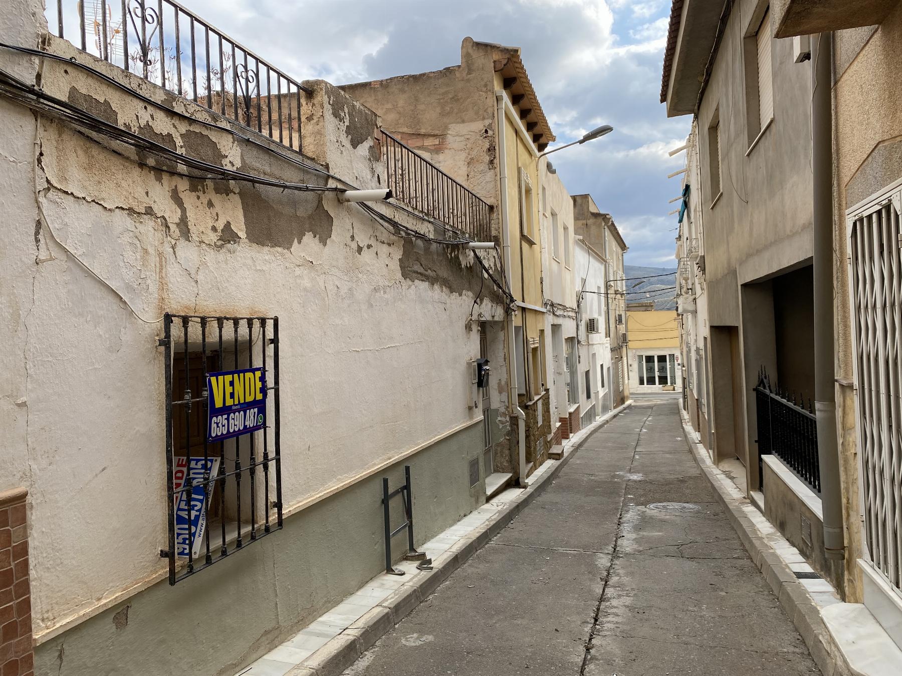For sale of house in Fines