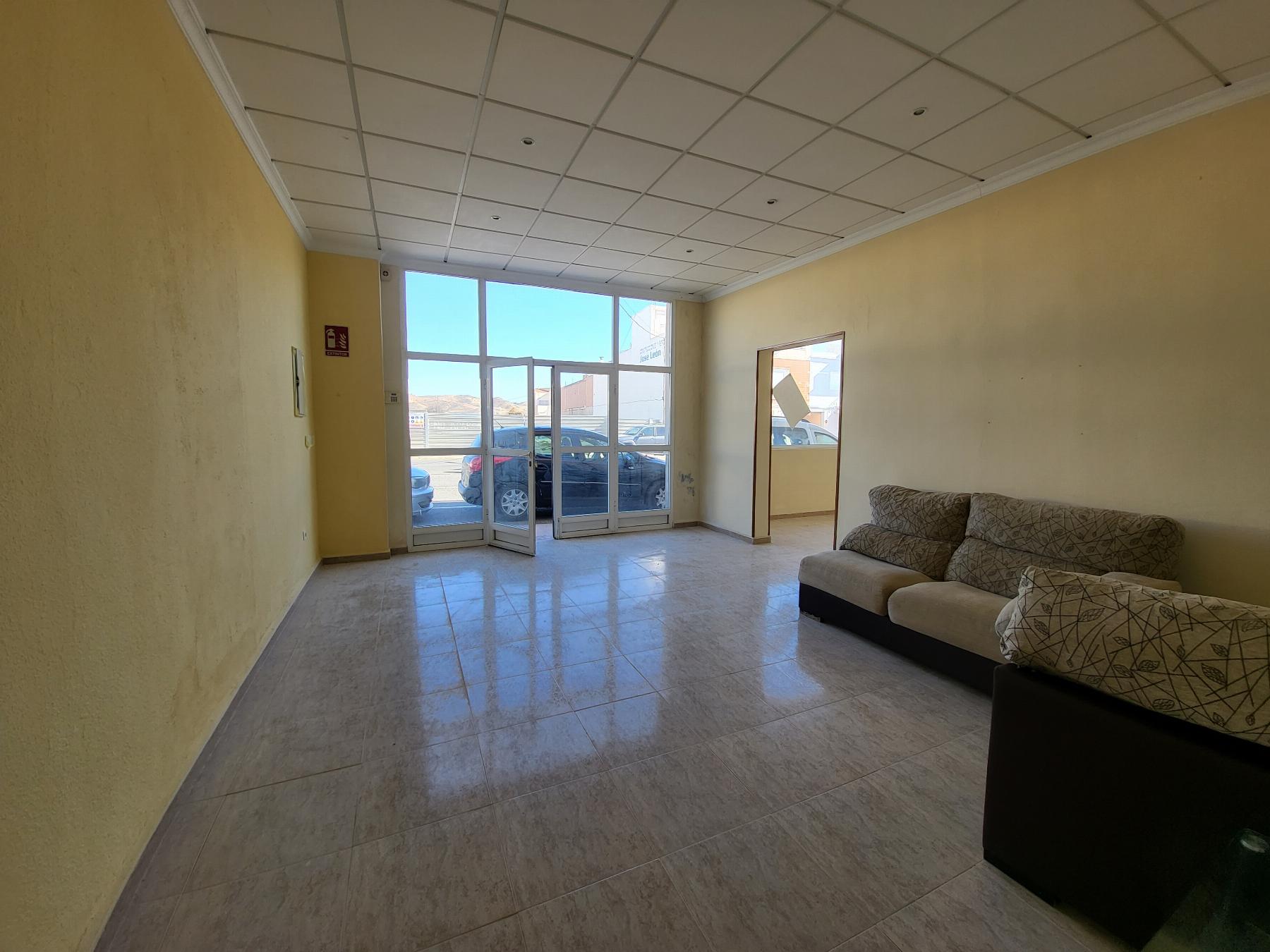 For rent of commercial in Albox