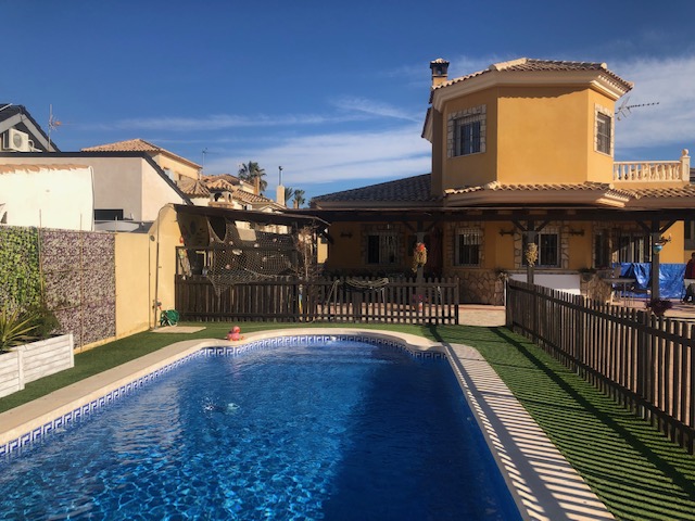For sale of villa in Arboleas