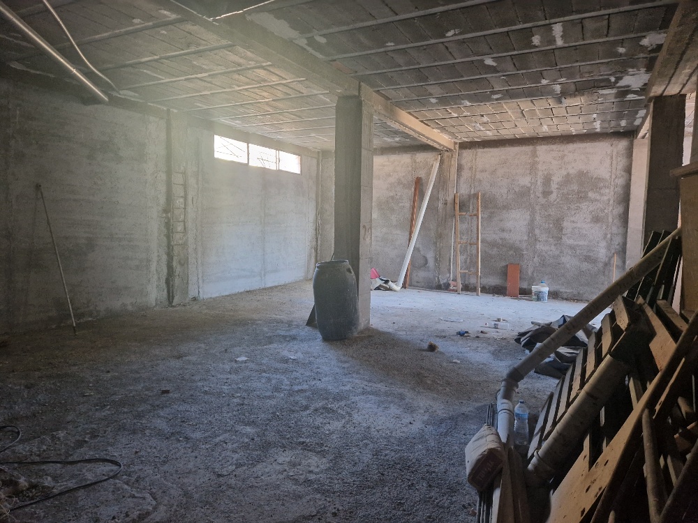 For sale of commercial in Cantoria