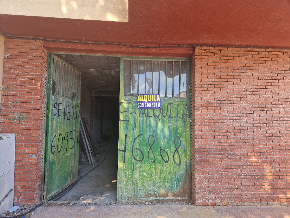 For sale of commercial in Cantoria