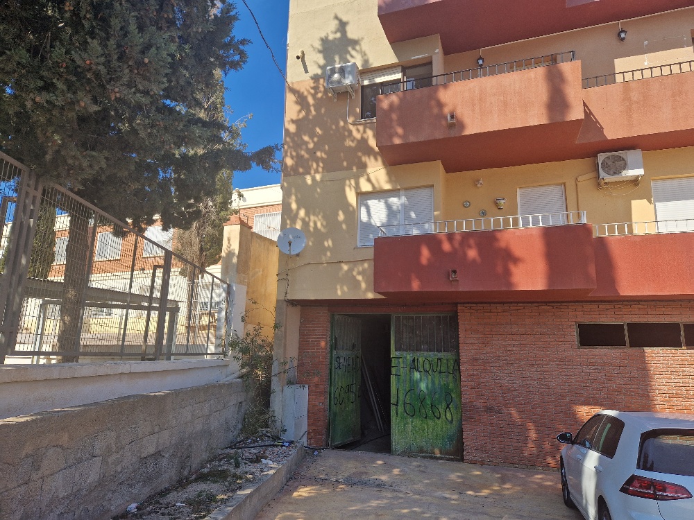 For sale of commercial in Cantoria