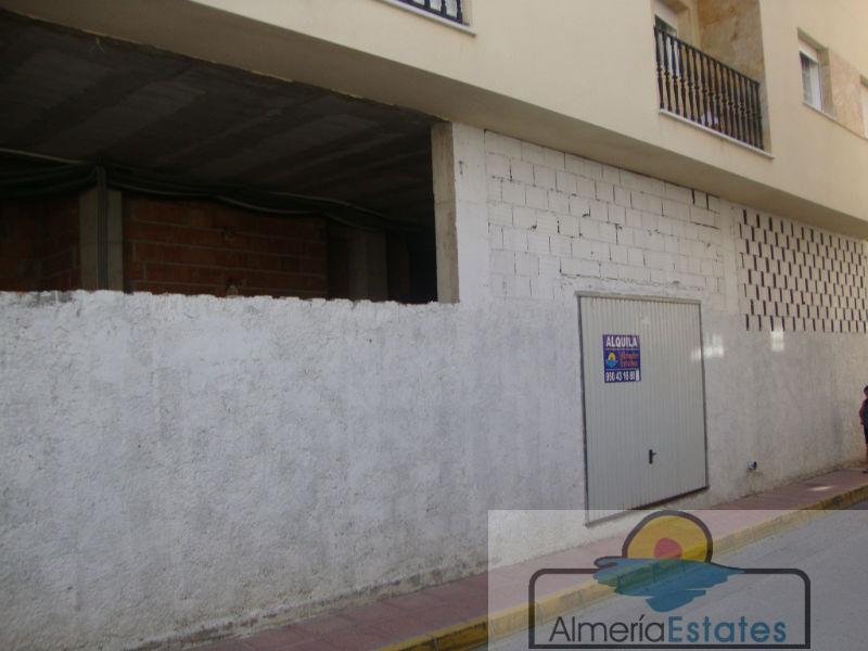 For rent of commercial in Albox