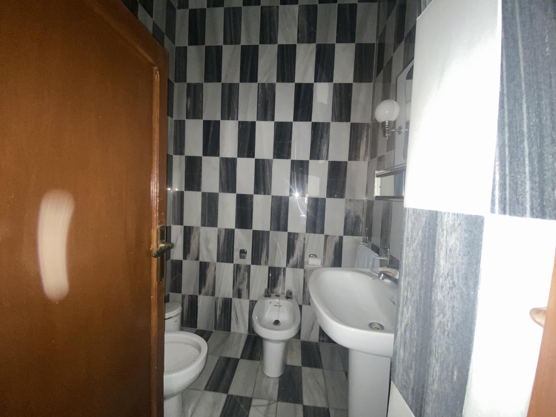 For sale of house in Macael