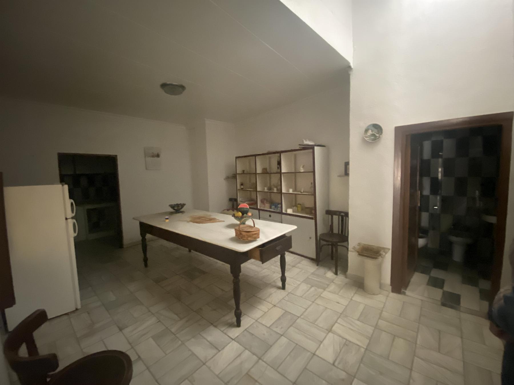For sale of house in Macael