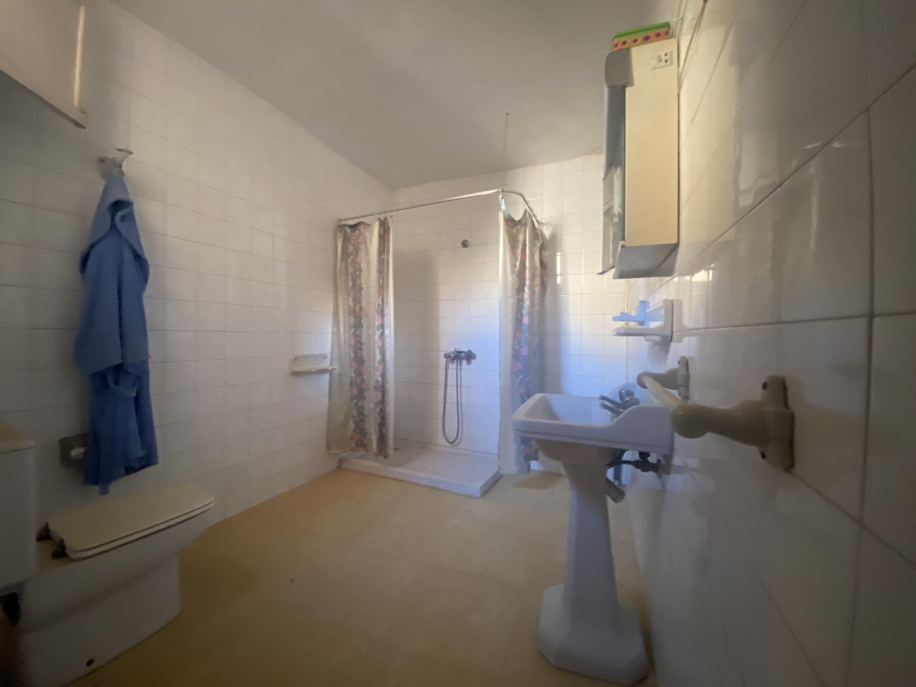 For sale of house in Macael