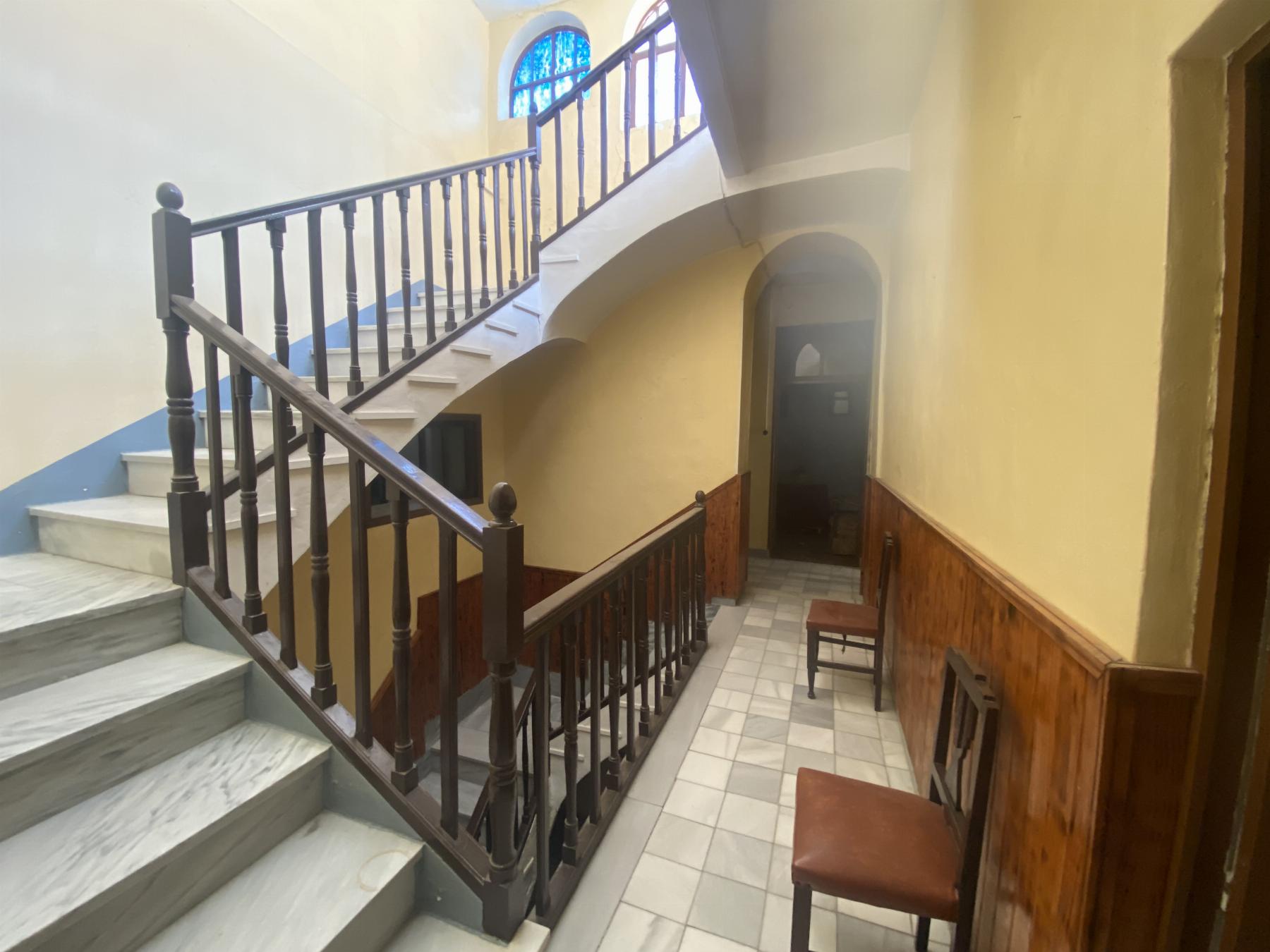 For sale of house in Macael