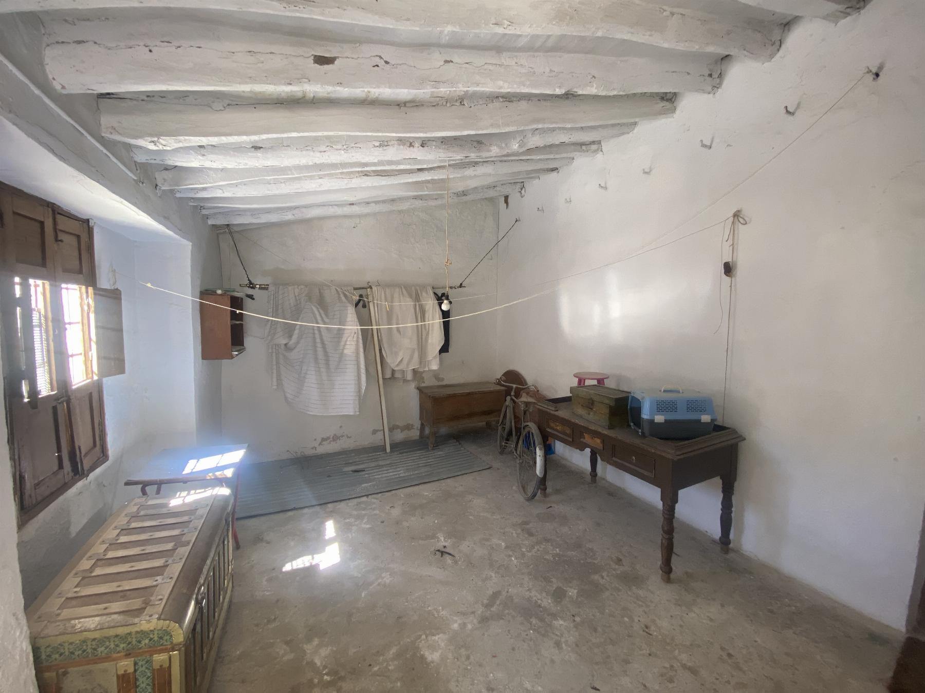 For sale of house in Macael