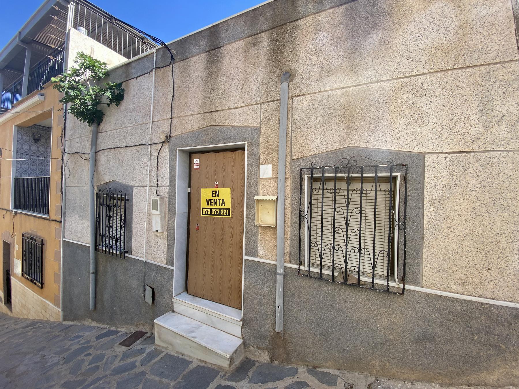 Venta de casa en Macael