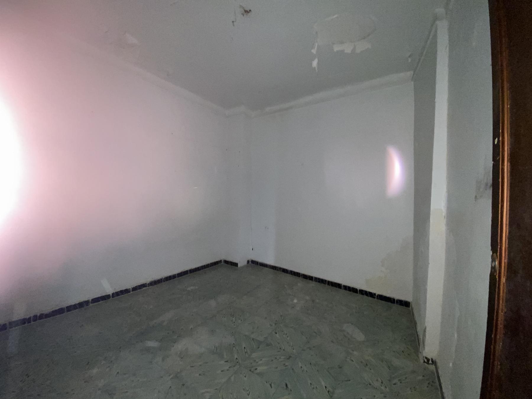 For sale of house in Macael