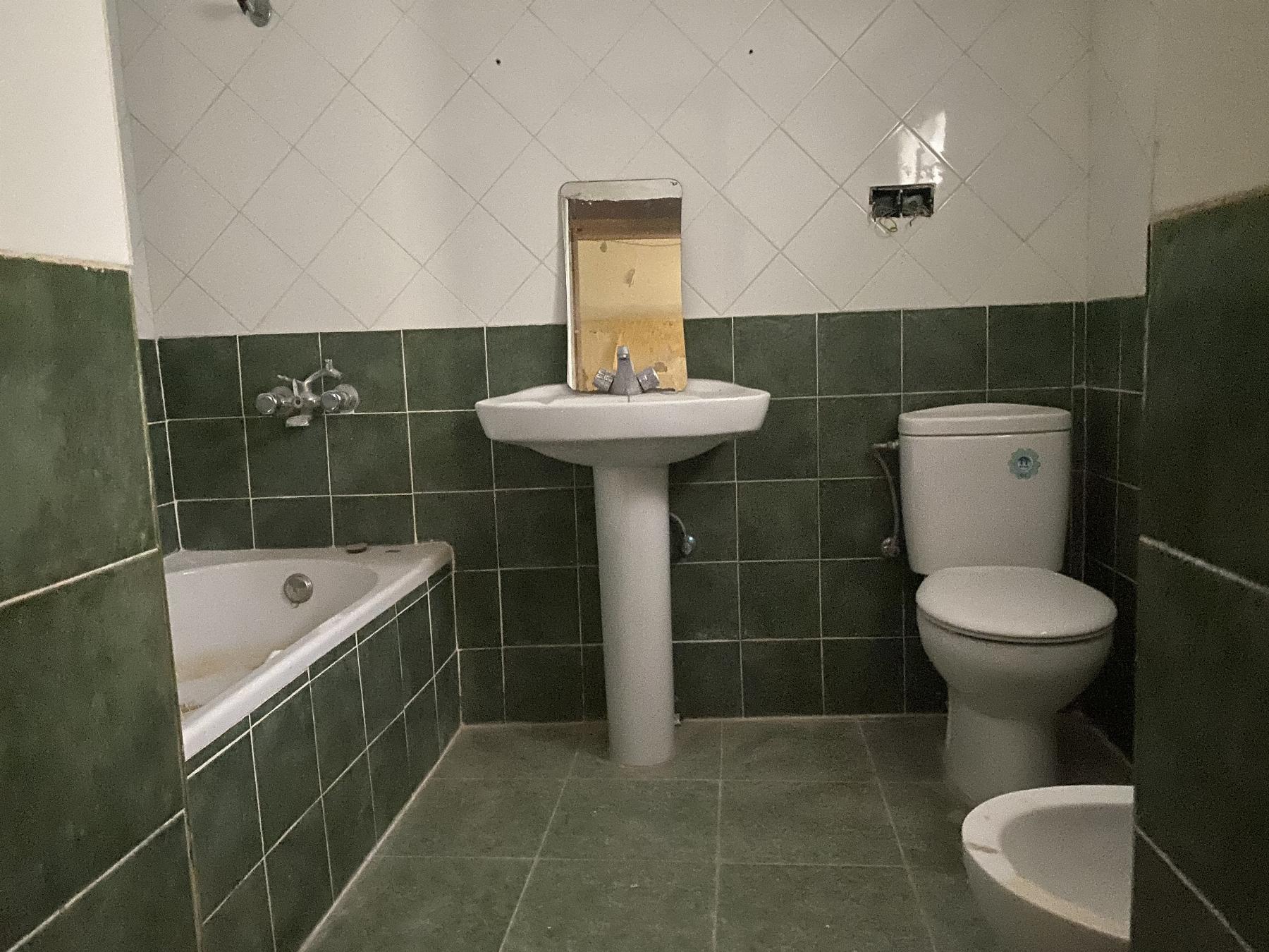 For sale of house in Macael