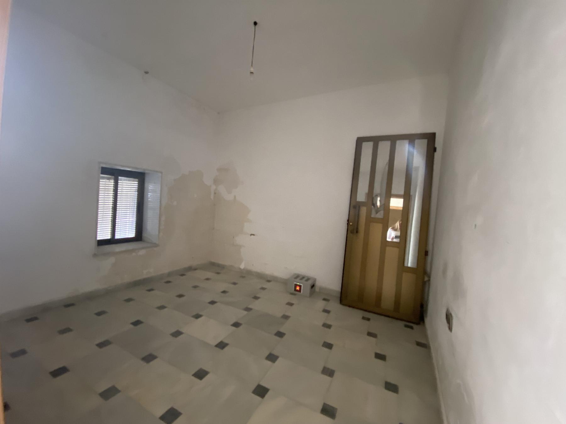 For sale of house in Macael