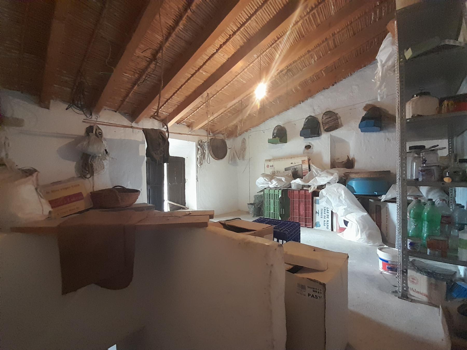 For sale of house in Lubrín