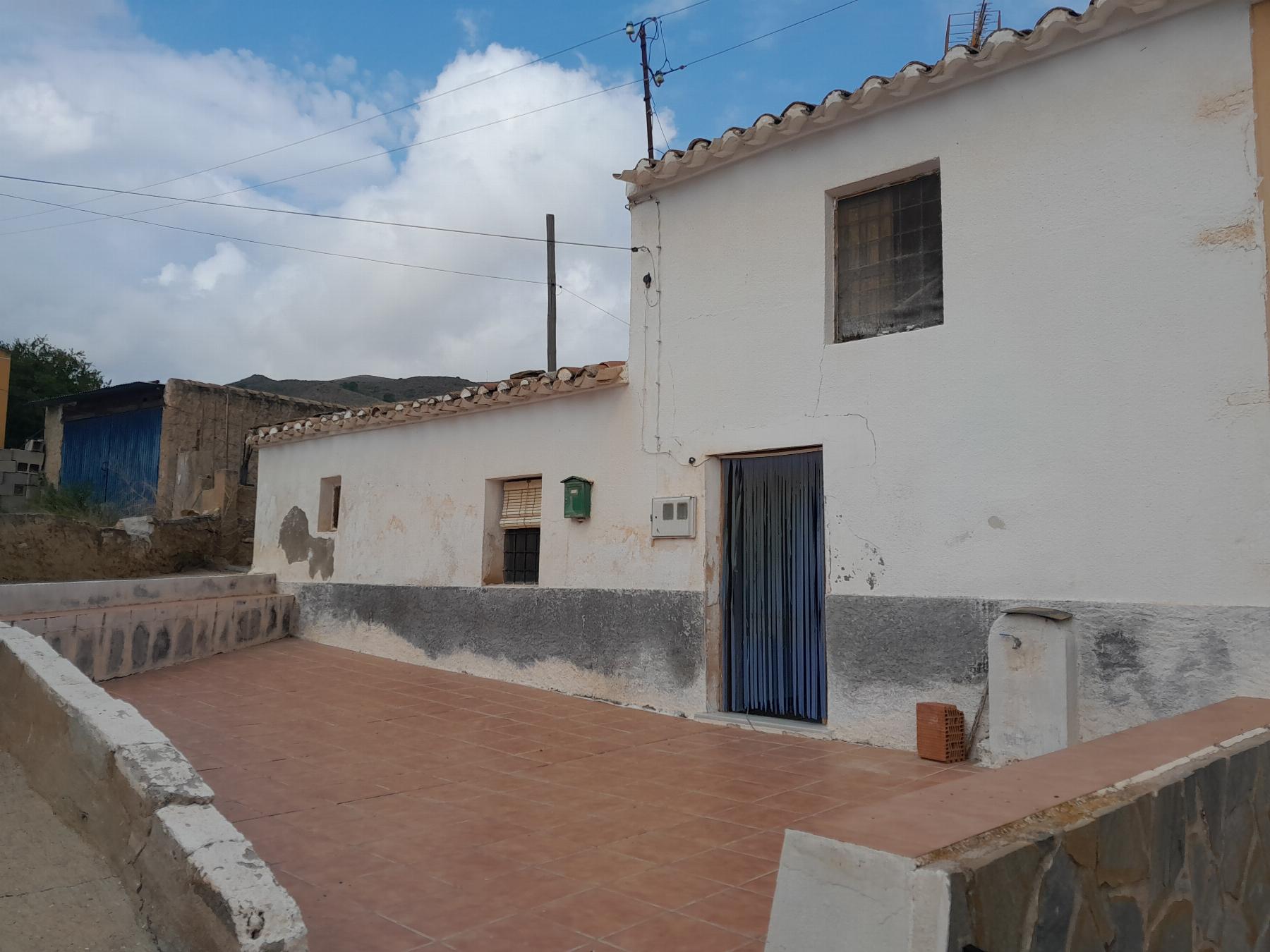 For sale of house in Lubrín