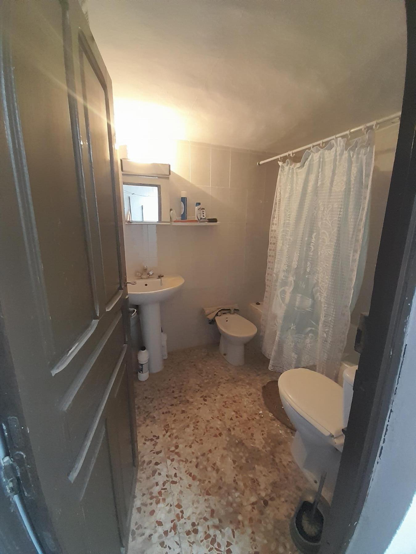 For sale of house in Lubrín