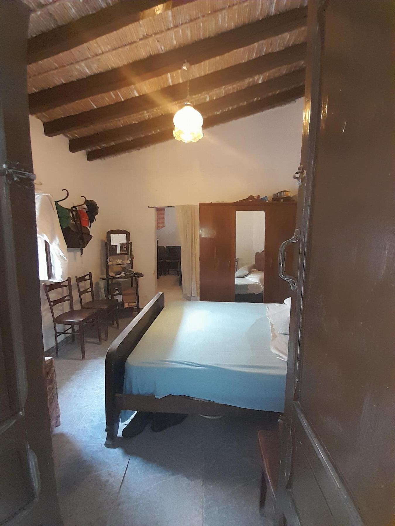 For sale of house in Lubrín
