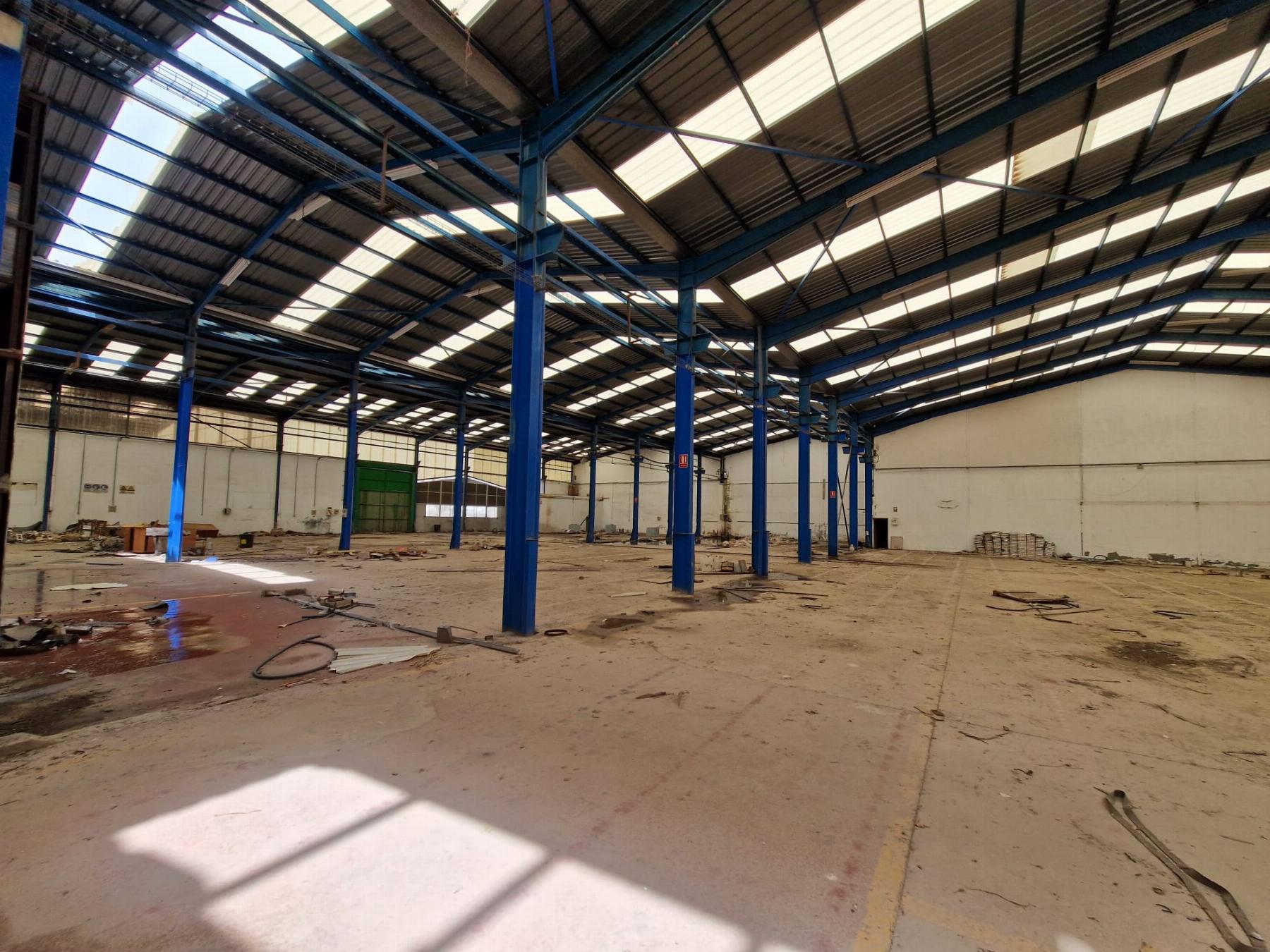 Venta de nave industrial en Macael