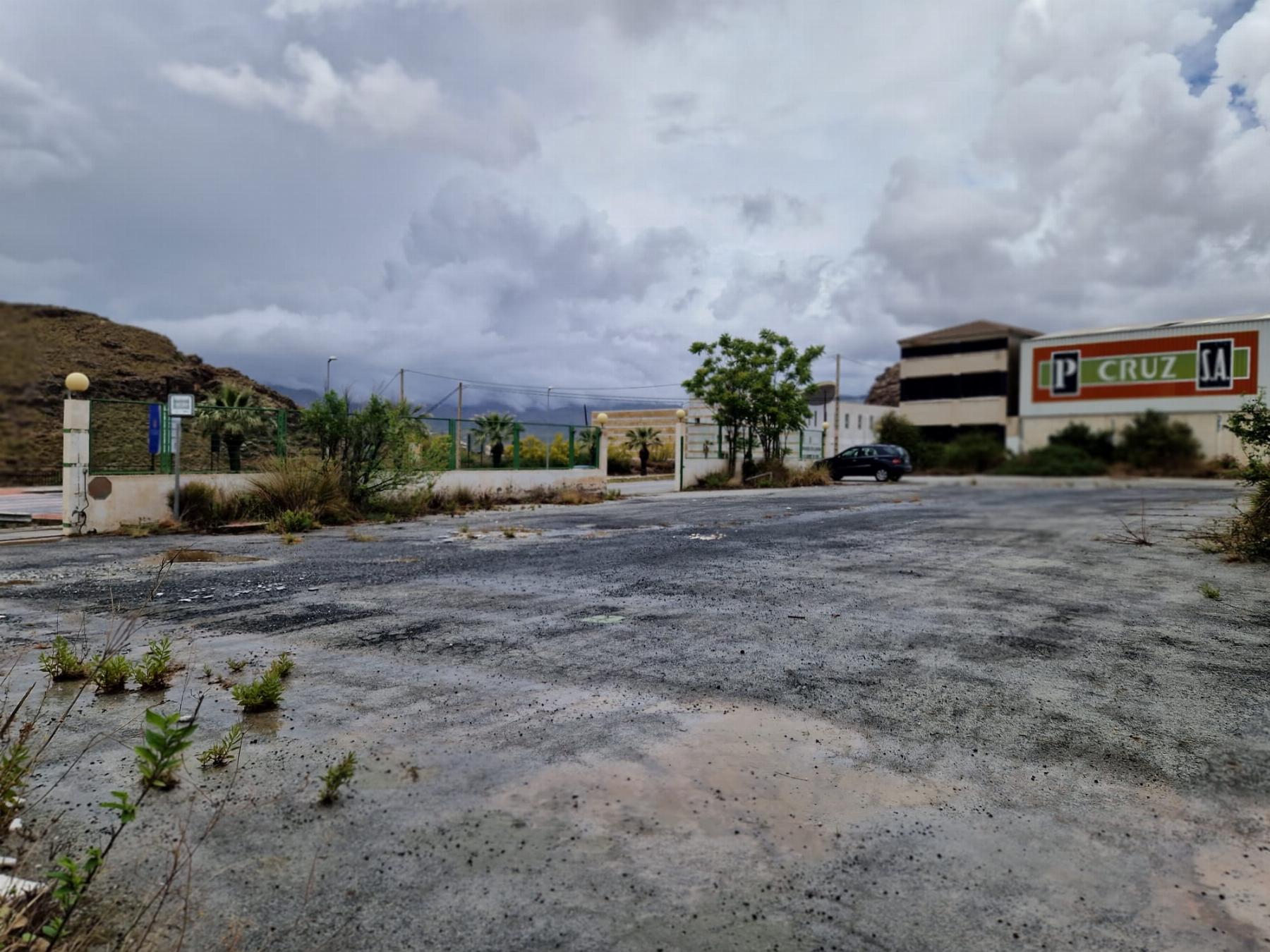 Venta de nave industrial en Macael