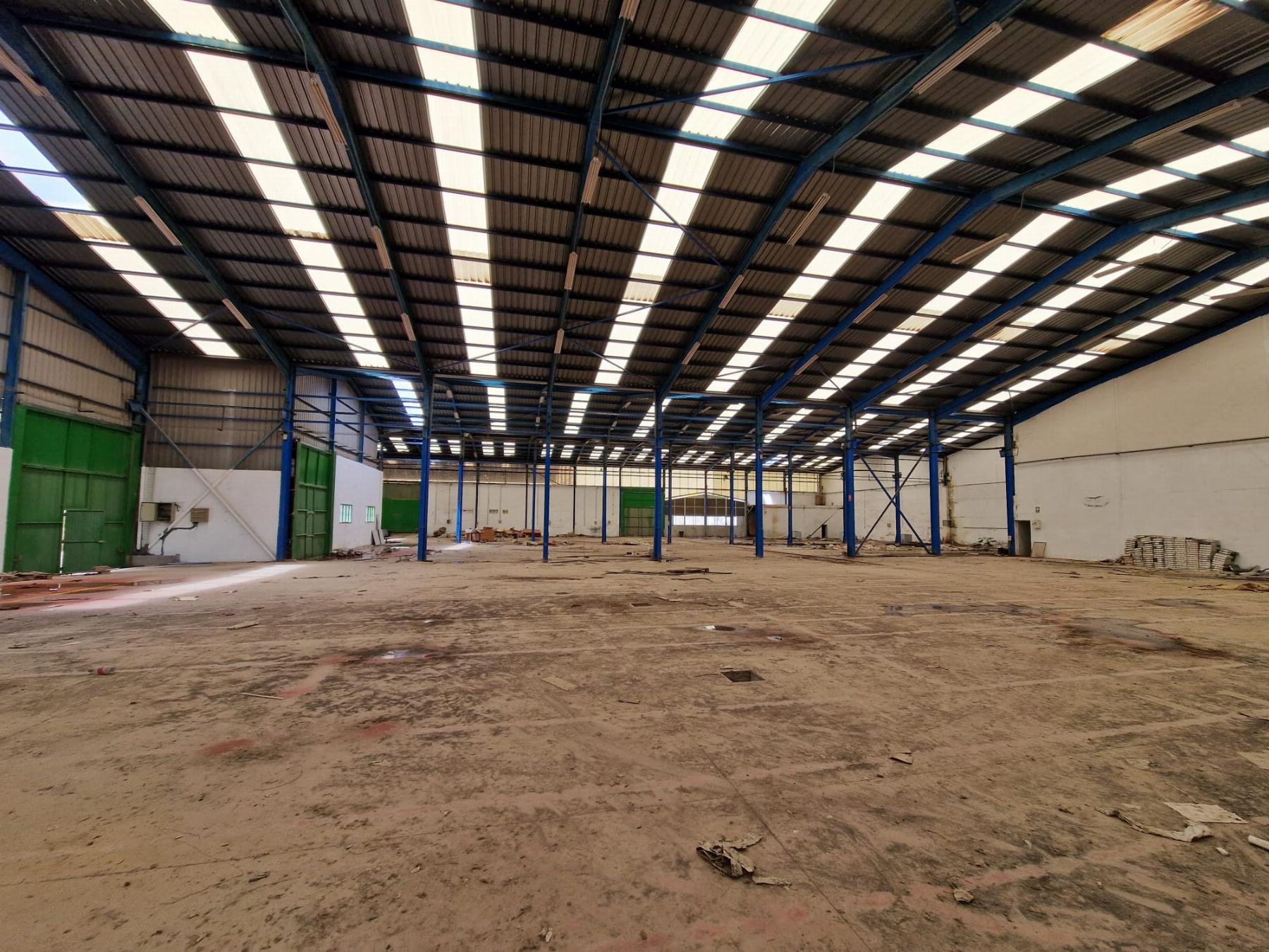 Venta de nave industrial en Macael