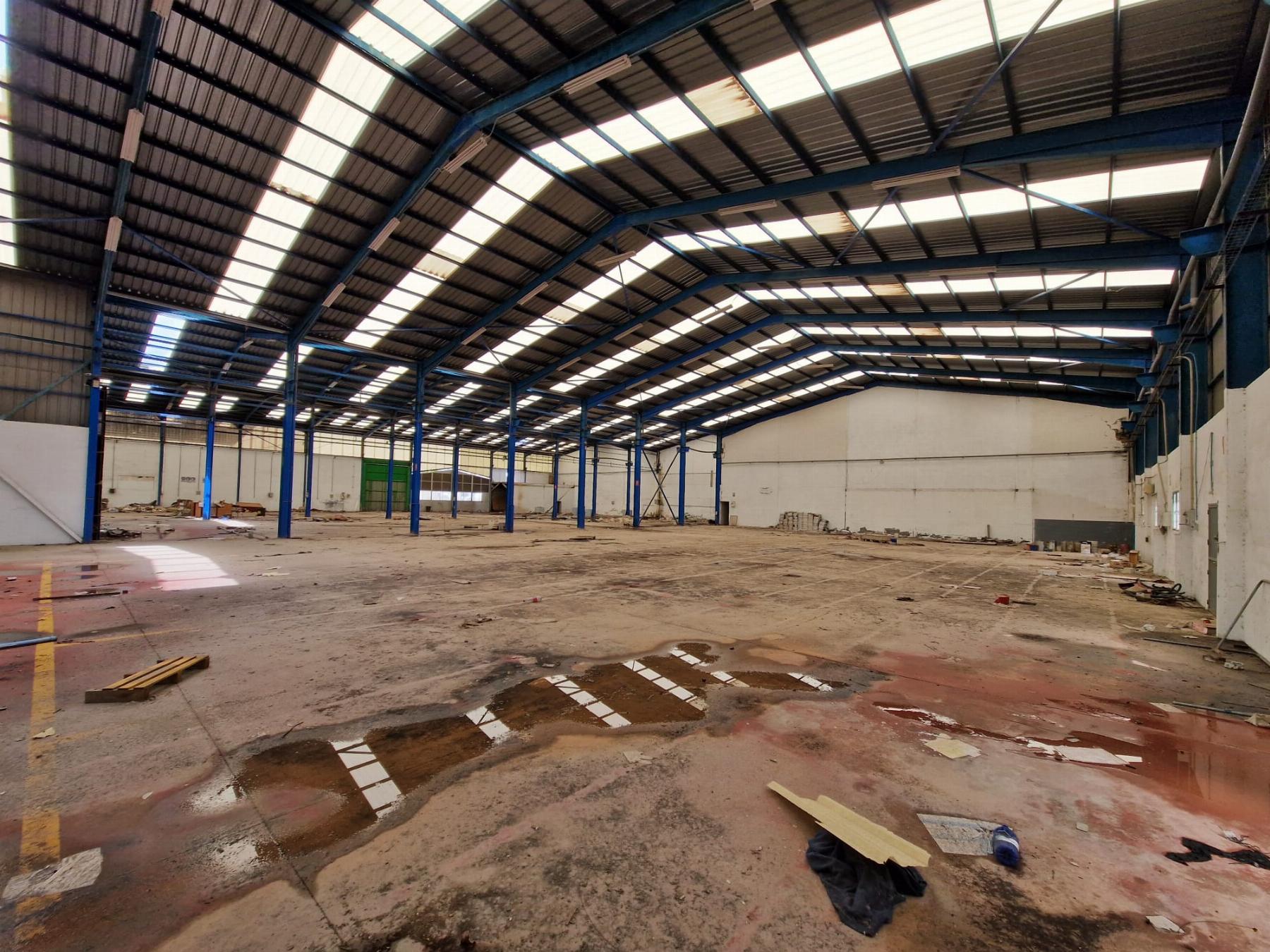 Venta de nave industrial en Macael