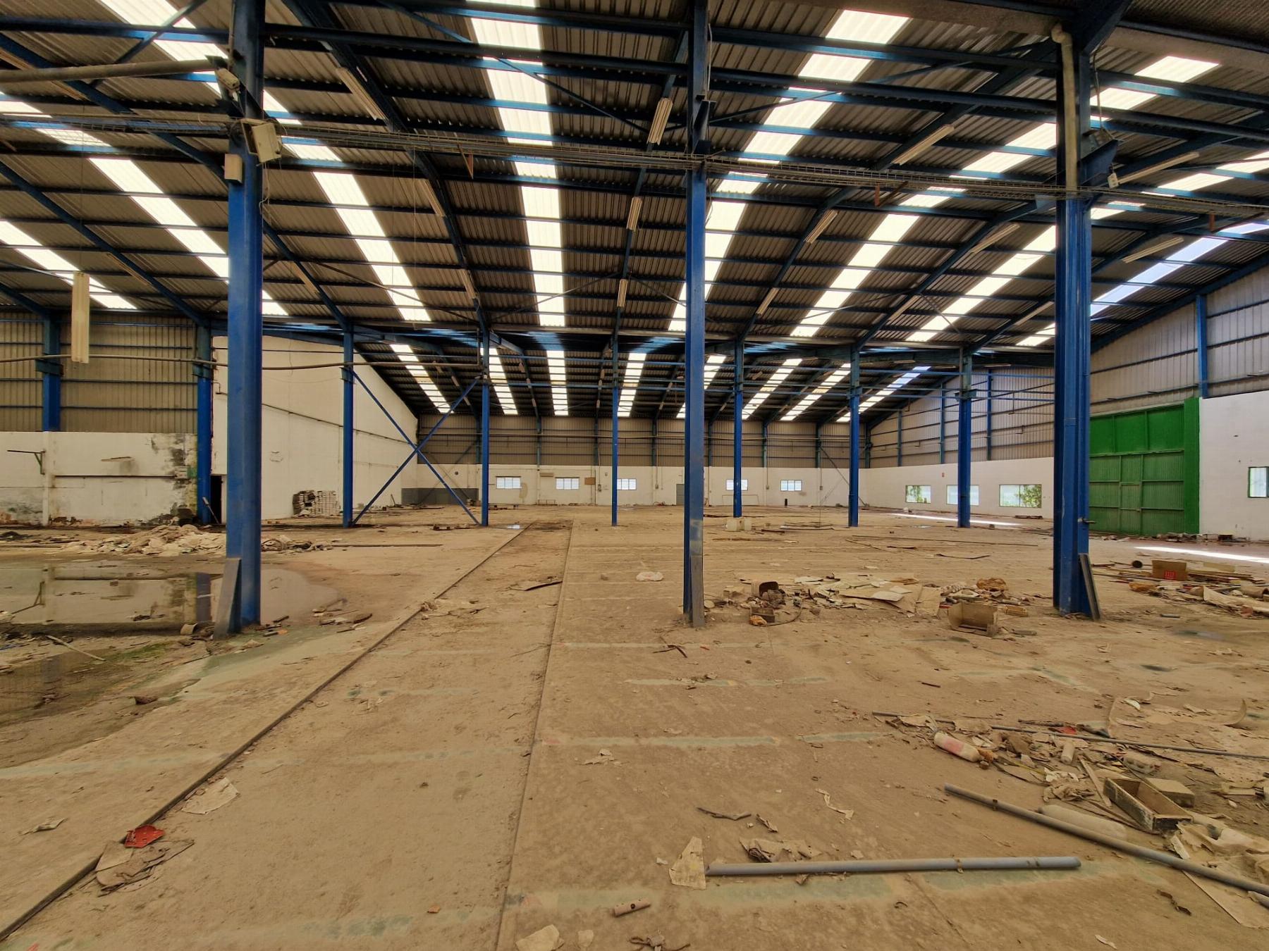 Venta de nave industrial en Macael