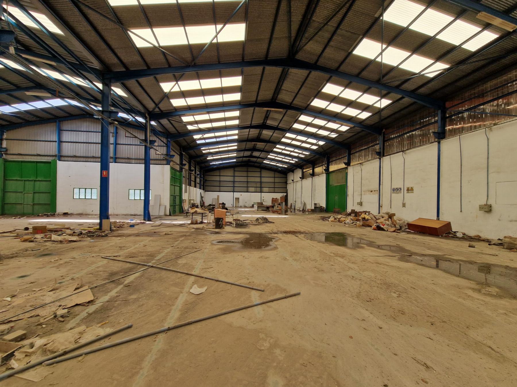 Venta de nave industrial en Macael