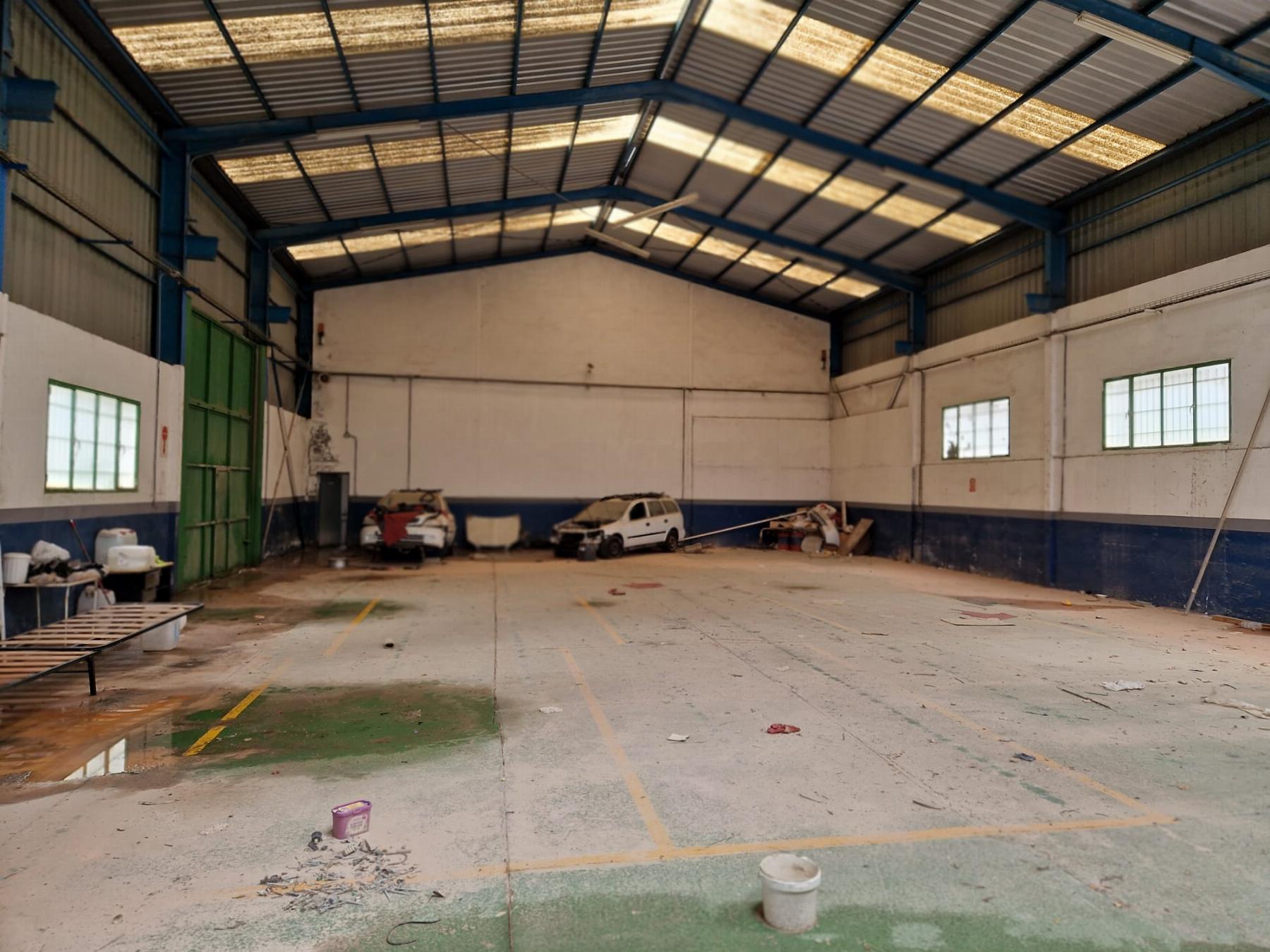 Venta de nave industrial en Macael
