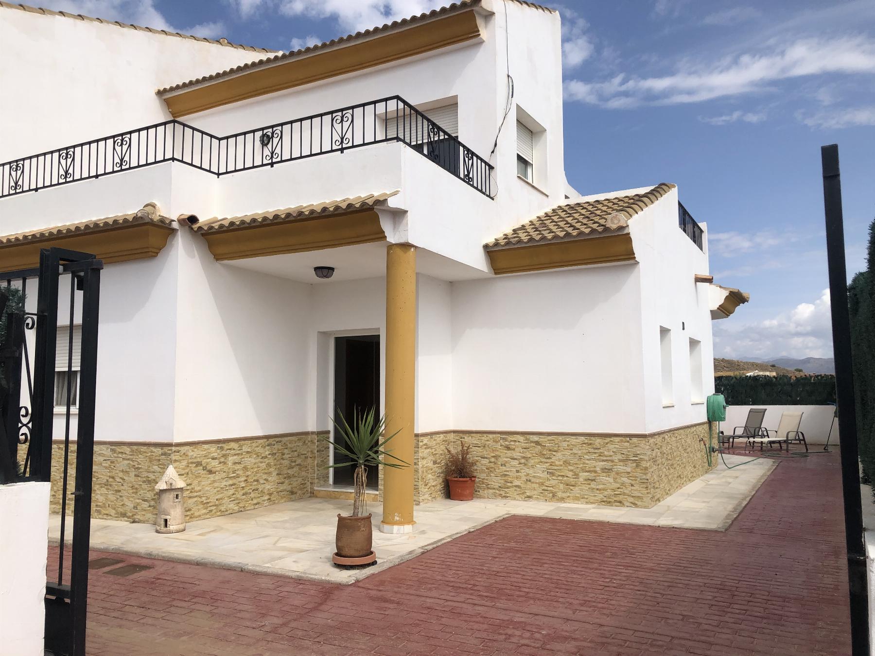 For sale of house in Zurgena