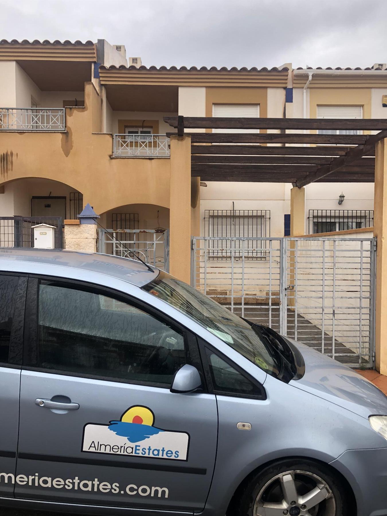For sale of duplex in Zurgena