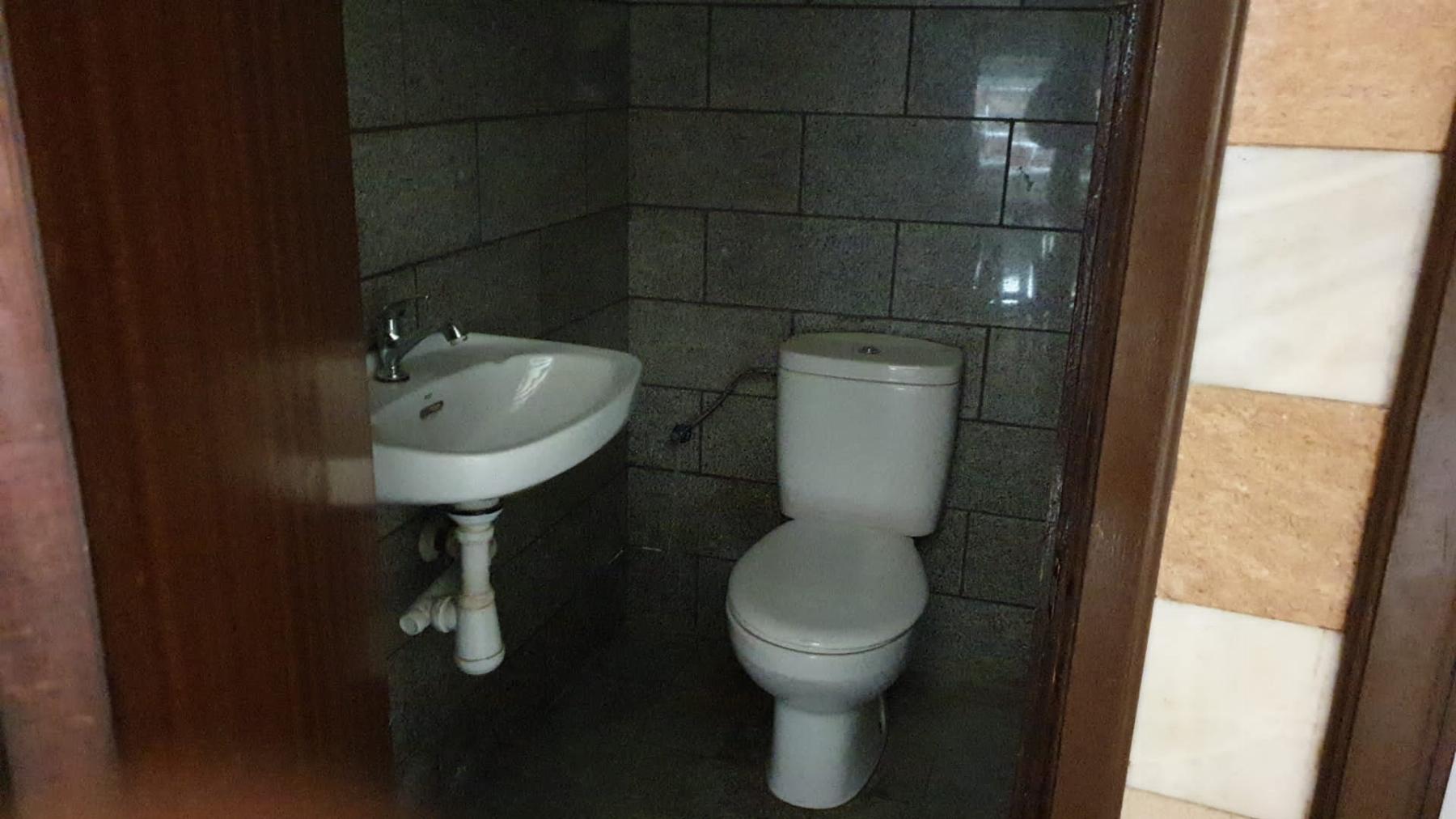For rent of commercial in Macael
