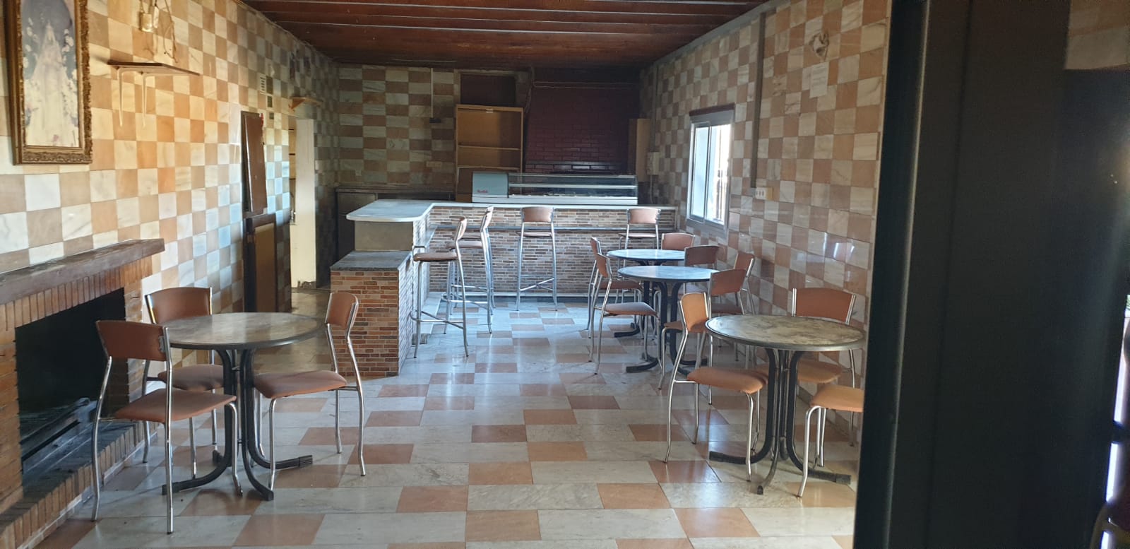 For rent of commercial in Macael