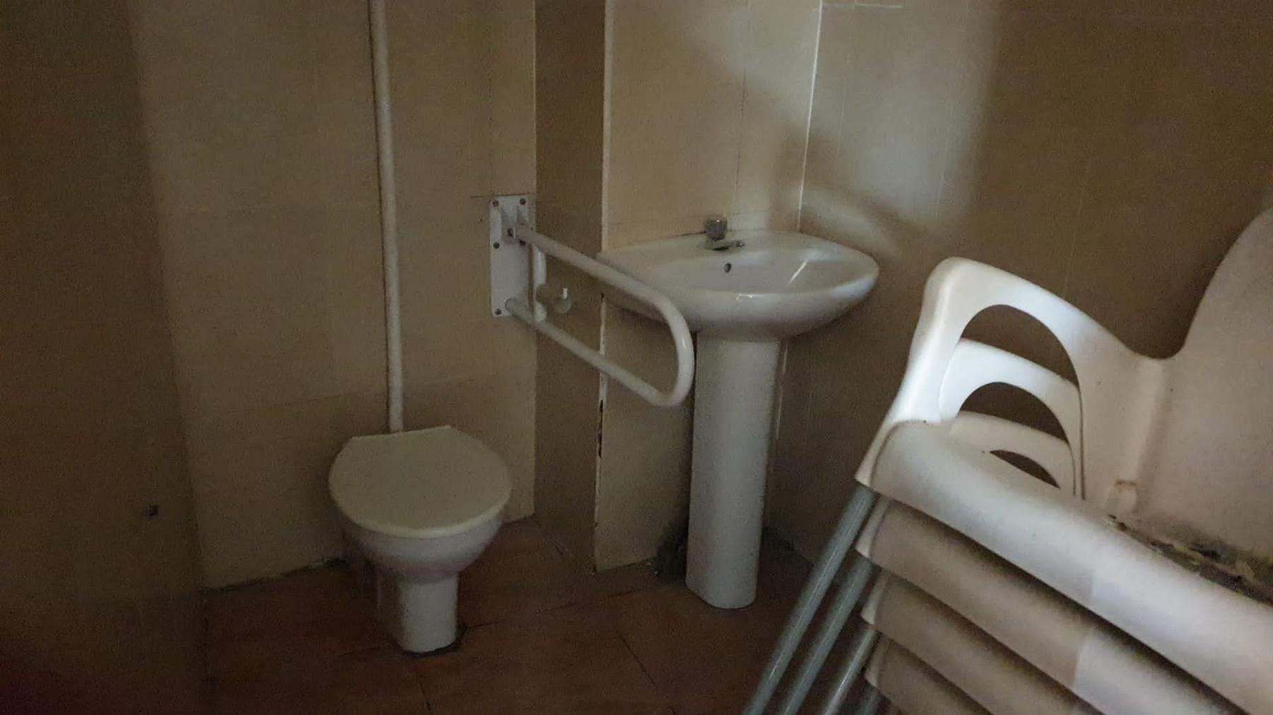 For rent of commercial in Macael
