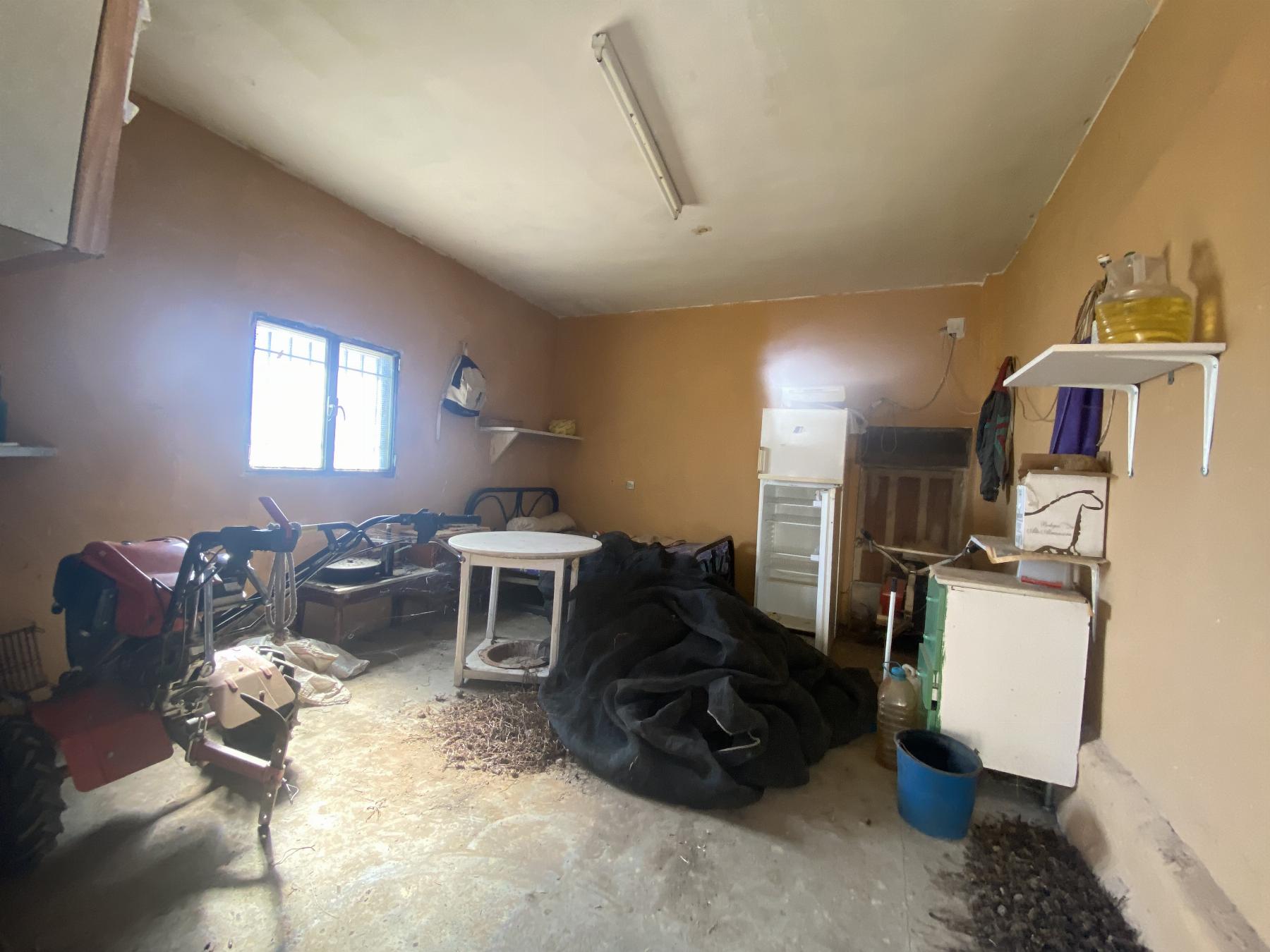 Venta de finca rústica en Laroya