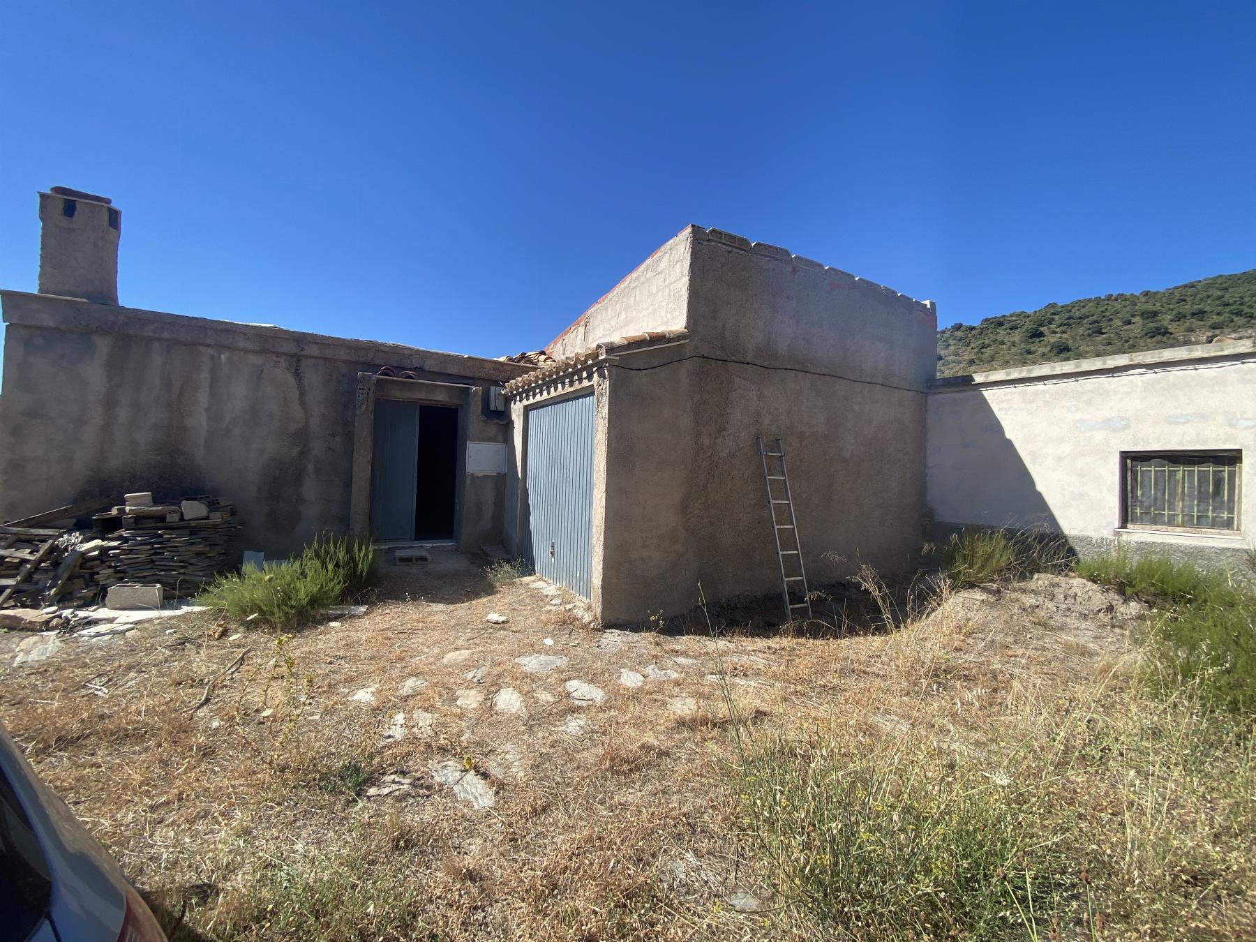 Venta de finca rústica en Laroya