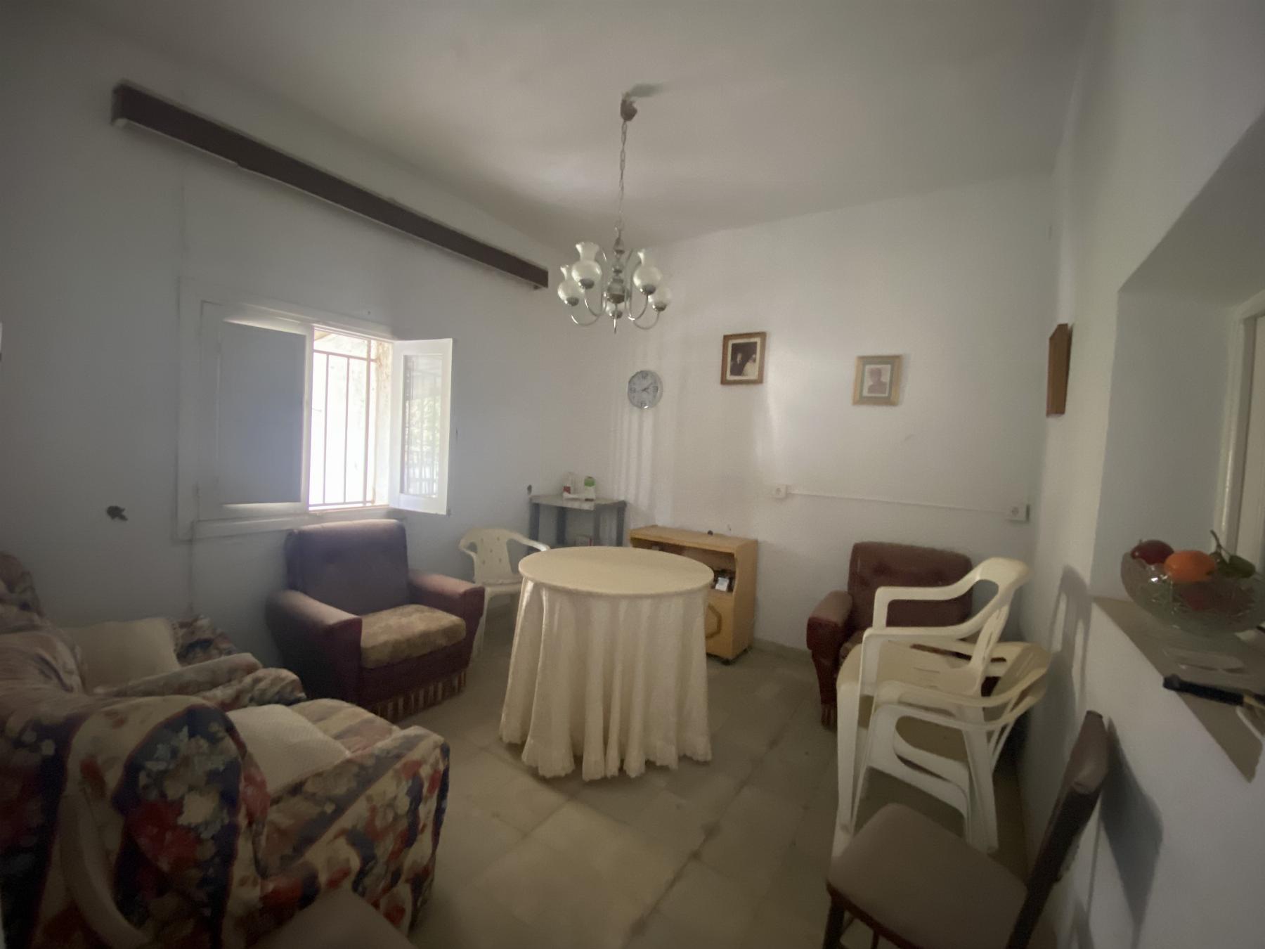 For sale of house in Macael
