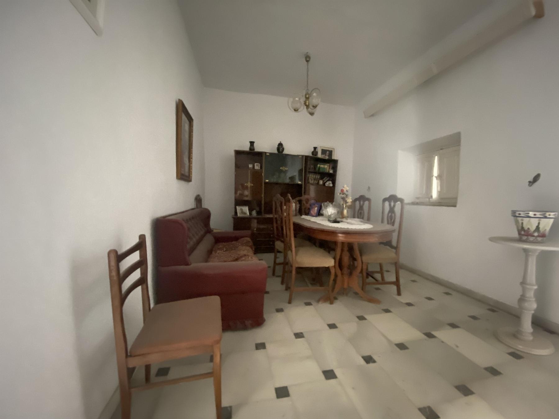 For sale of house in Macael