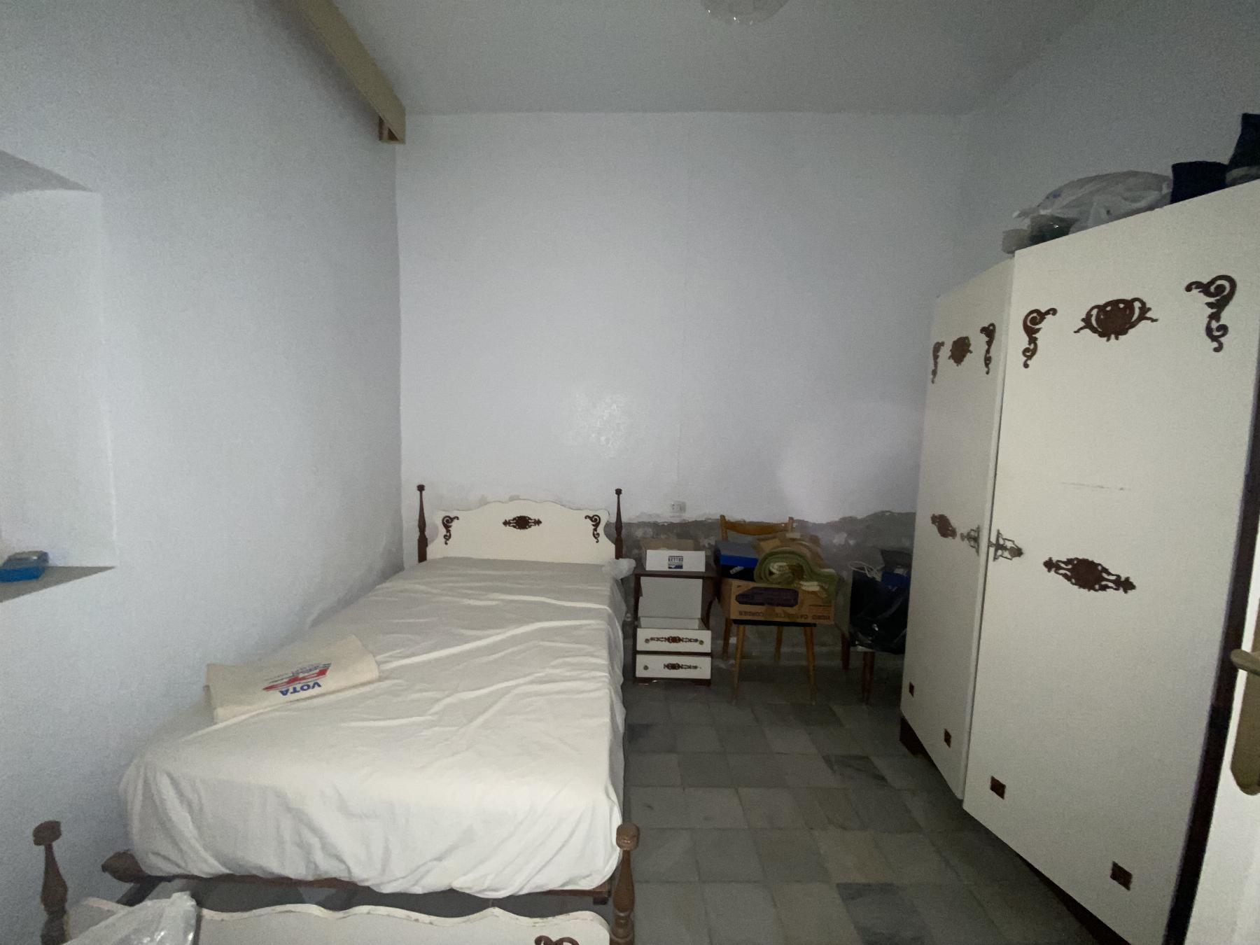 For sale of house in Macael